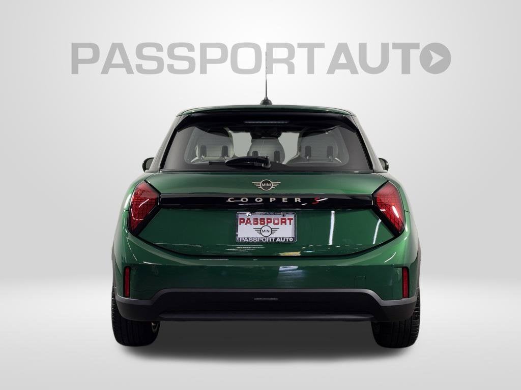 2026 MINI 4 DOOR Base