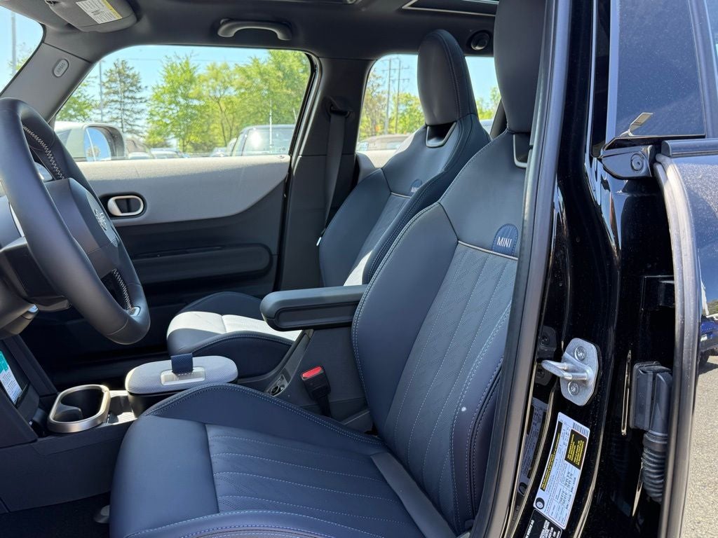 2026 MINI 4 Door Cooper S Iconic