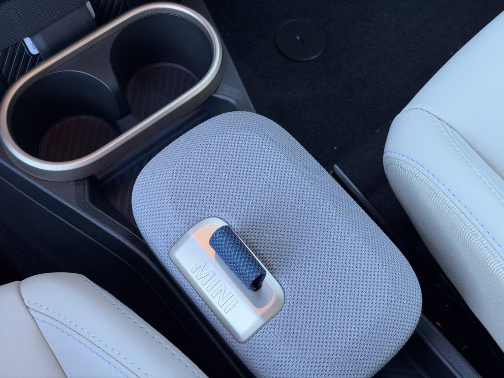 2027 MINI 4 DOOR SIGNATURE PLUS
