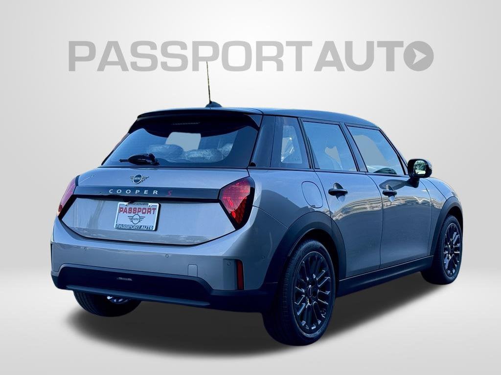 2027 MINI Cooper S Signature Plus 4 Door