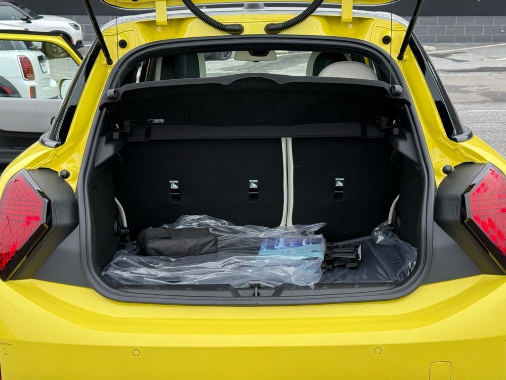 2026 MINI 4 DOOR ICONIC