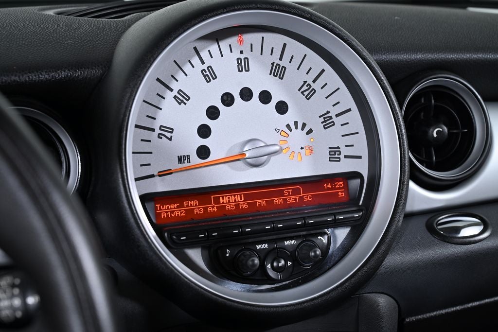 2011 MINI HARDTOP 2 DOOR 2dr Cpe