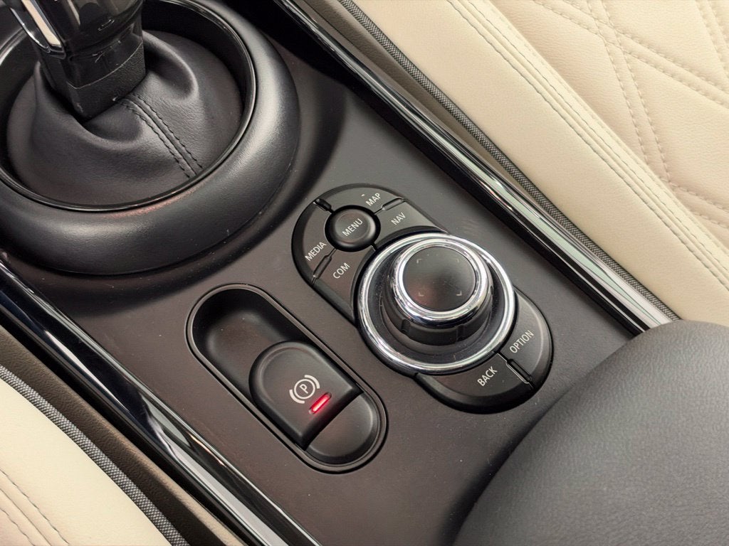 2024 MINI CLUBMAN Base