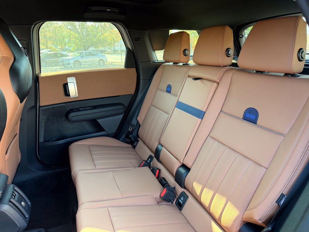 2027 MINI COUNTRYMAN ICONIC