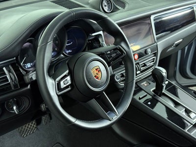 2025 Porsche Macan Base