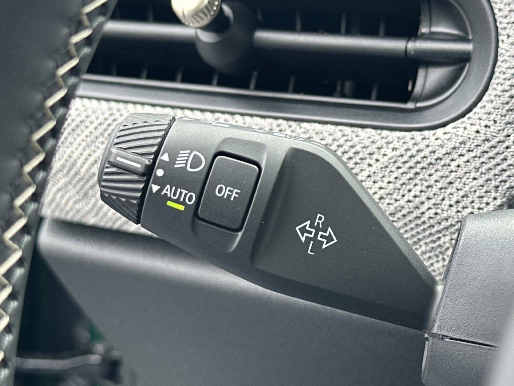 2027 MINI Cooper C Hardtop 4 Door Signature Plus