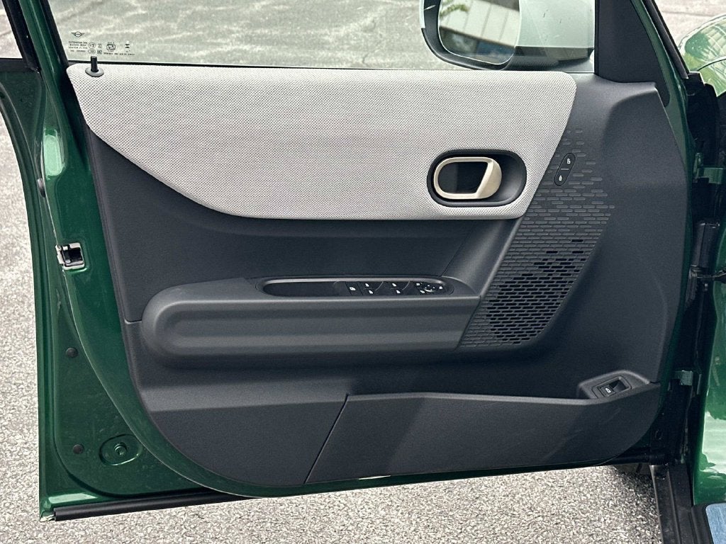 2027 MINI Cooper C Hardtop 4 Door Signature Plus