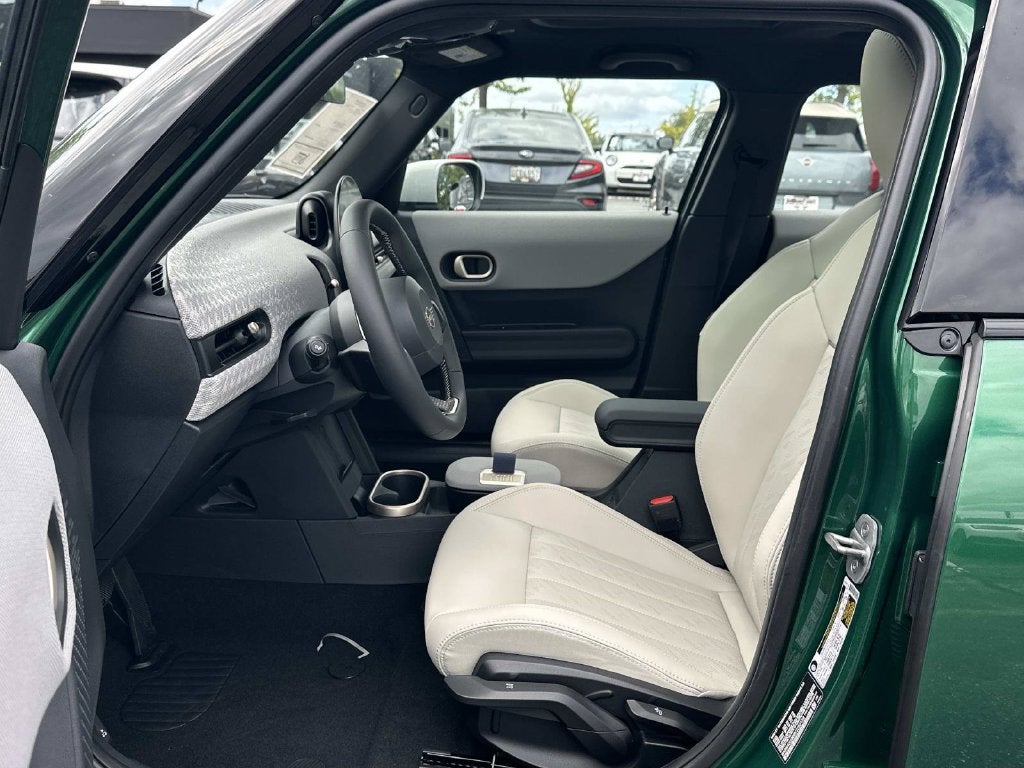 2027 MINI Cooper C Hardtop 4 Door Signature Plus