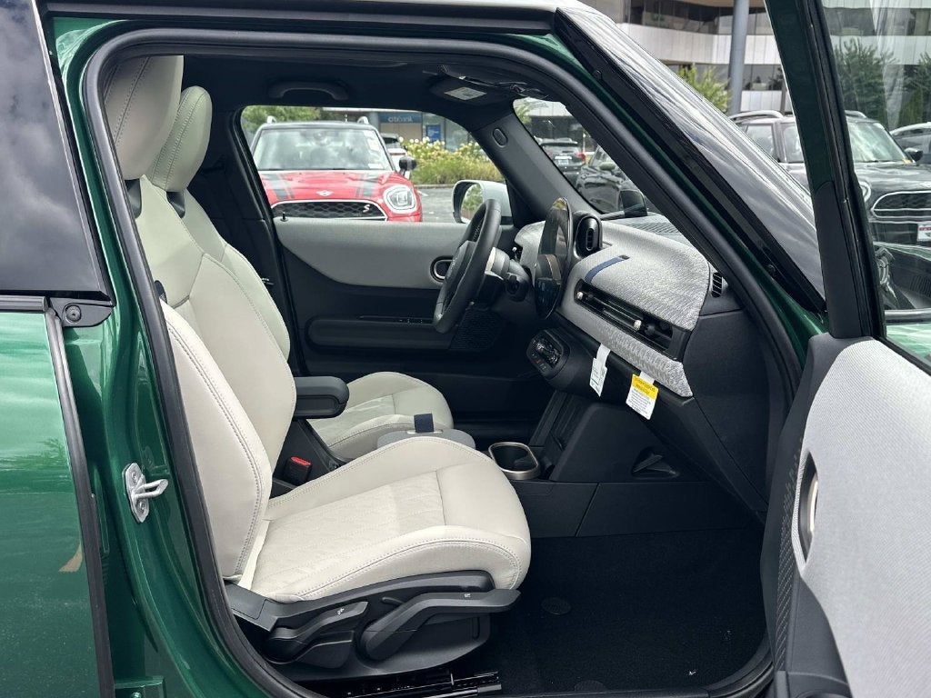 2027 MINI Cooper C Hardtop 4 Door Signature Plus