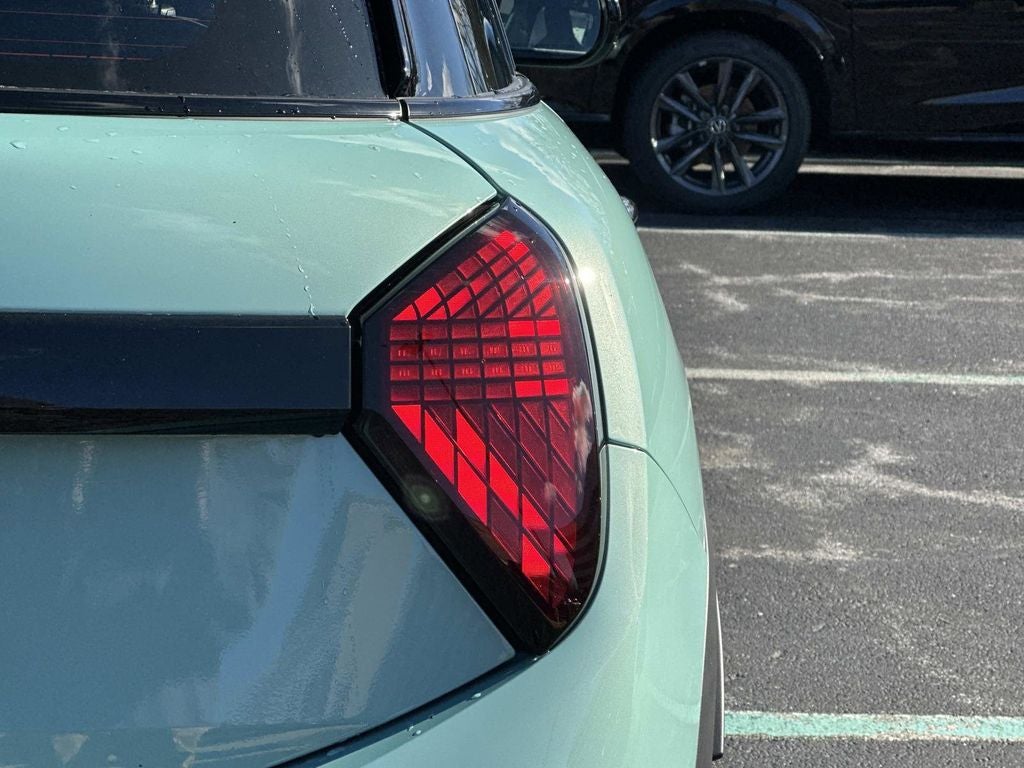 2026 MINI 4 DOOR ICONIC