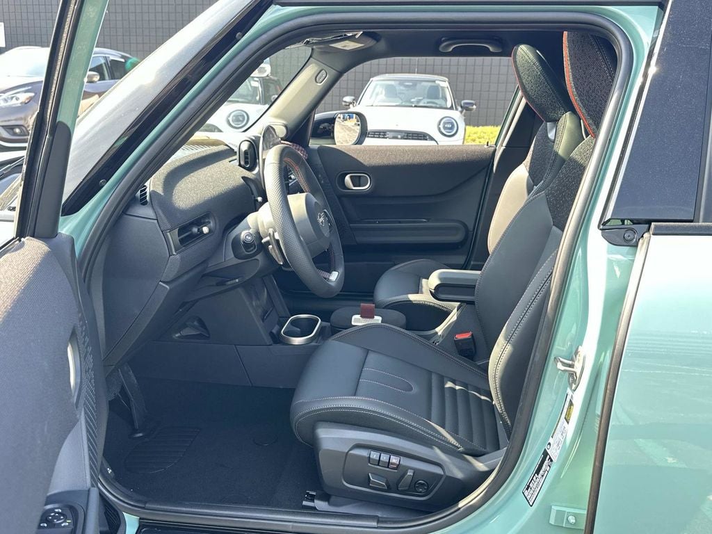 2026 MINI 4 Door Cooper S Iconic