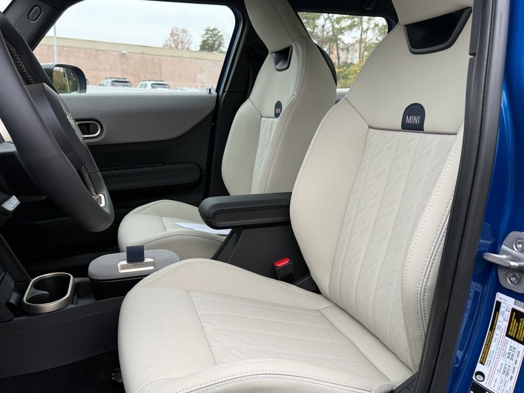 2026 MINI Cooper S Signature Plus Hardtop 4 Door