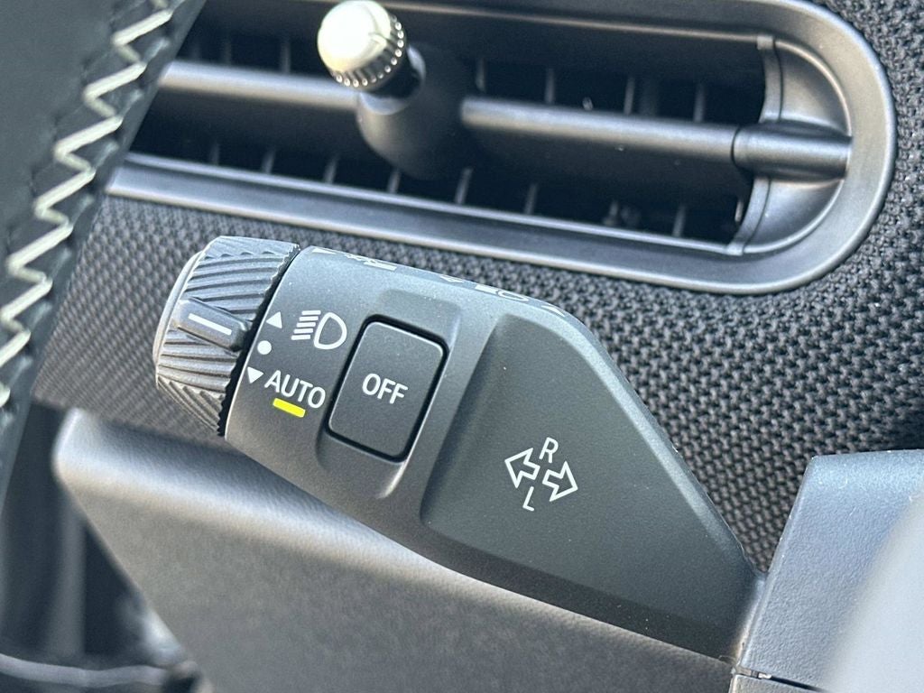 2026 MINI 4 Door Cooper S Iconic