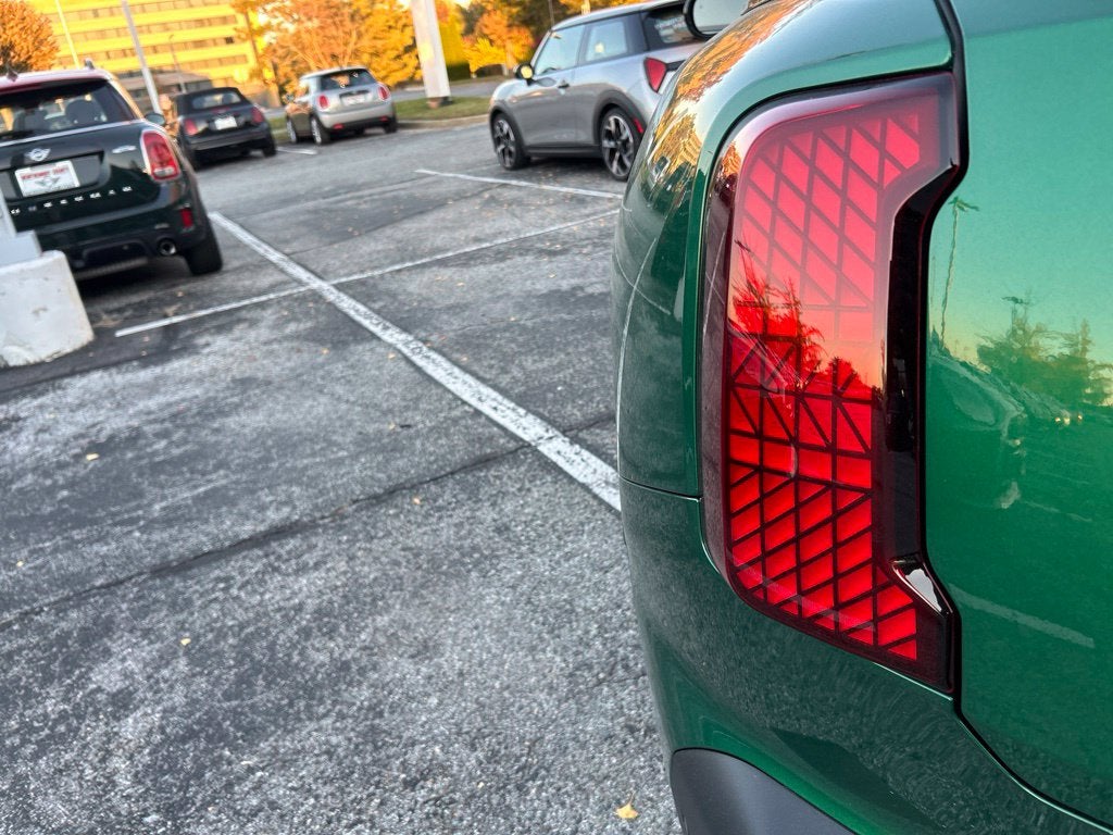 2027 MINI COUNTRYMAN ICONIC