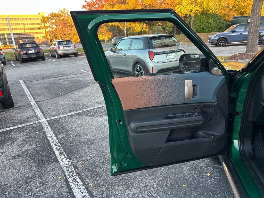 2027 MINI COUNTRYMAN ICONIC