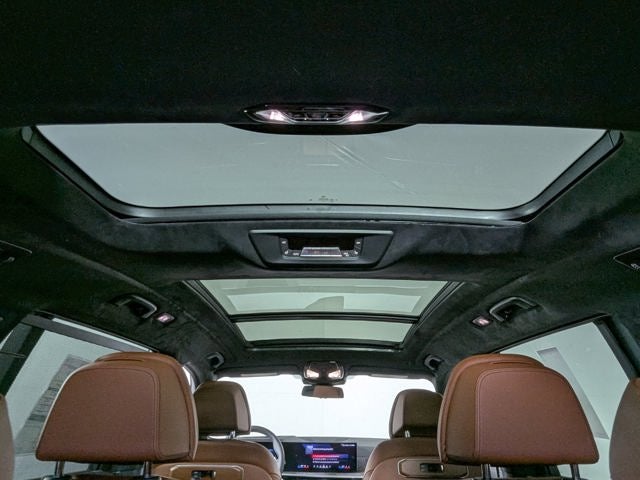 2027 BMW X7 M60i