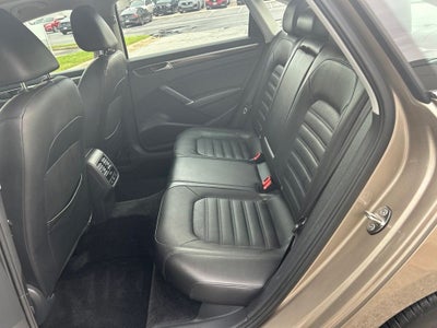 2016 Volkswagen Passat SEL Premium
