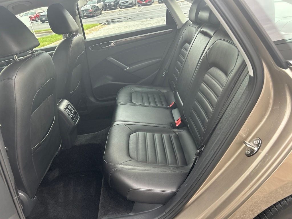 2016 Volkswagen Passat SEL Premium