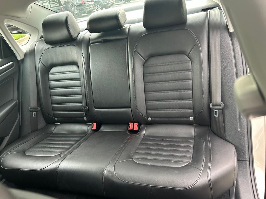 2016 Volkswagen Passat SEL Premium