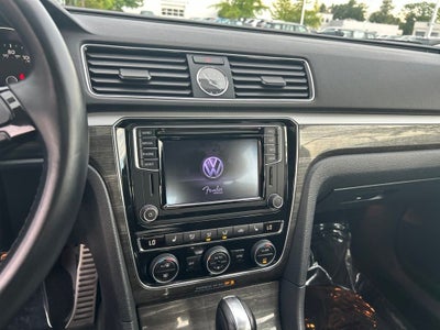 2016 Volkswagen Passat SEL Premium