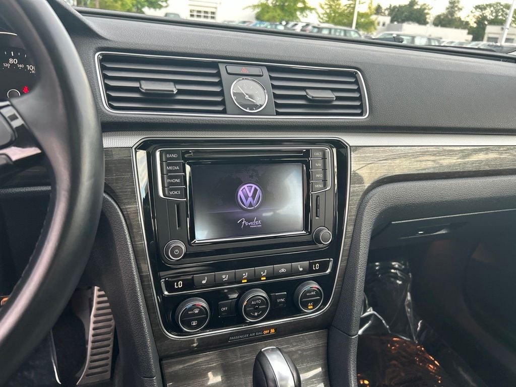 2016 Volkswagen Passat SEL Premium