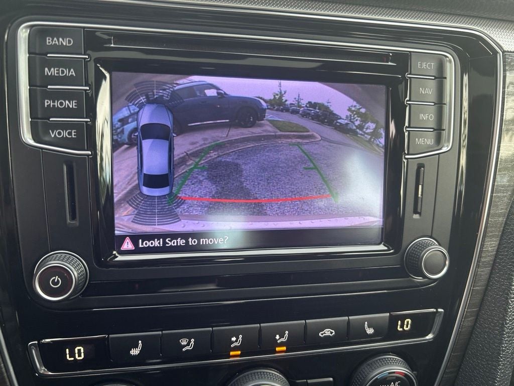 2016 Volkswagen Passat SEL Premium