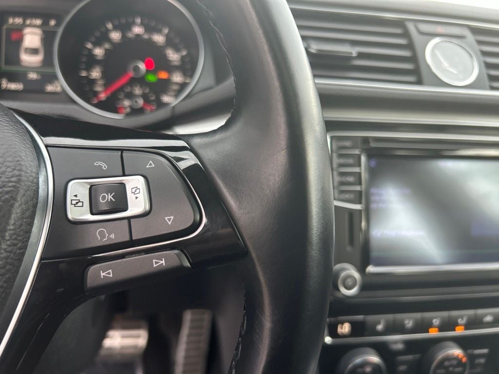 2016 Volkswagen Passat SEL Premium