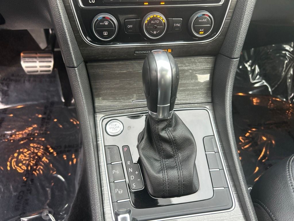 2016 Volkswagen Passat SEL Premium
