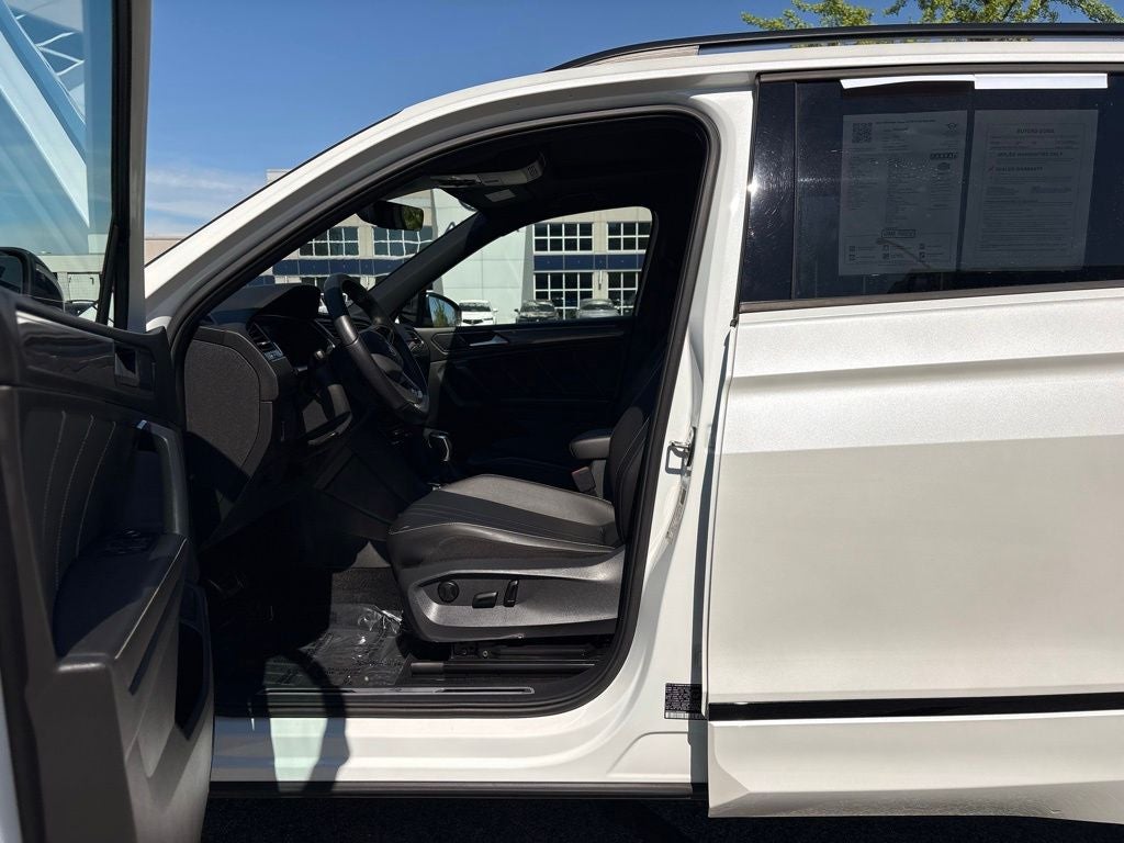 2022 Volkswagen Tiguan 2.0T SE R-Line Black AWD