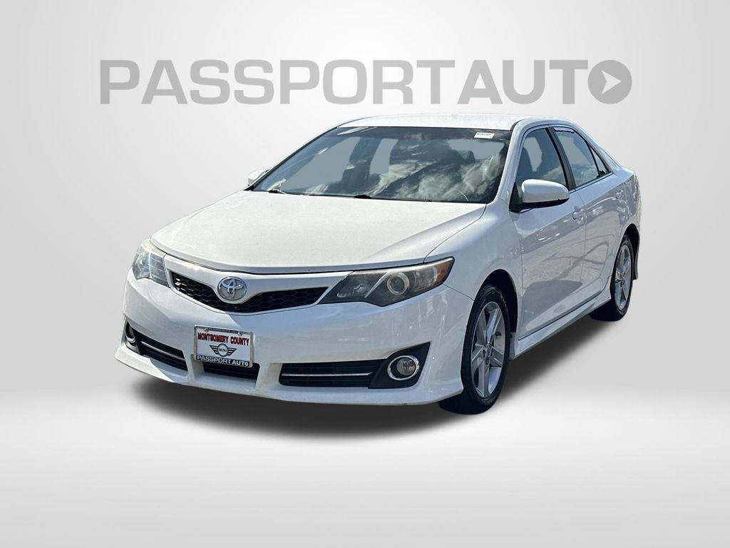 2013 Toyota Camry SE Sedan