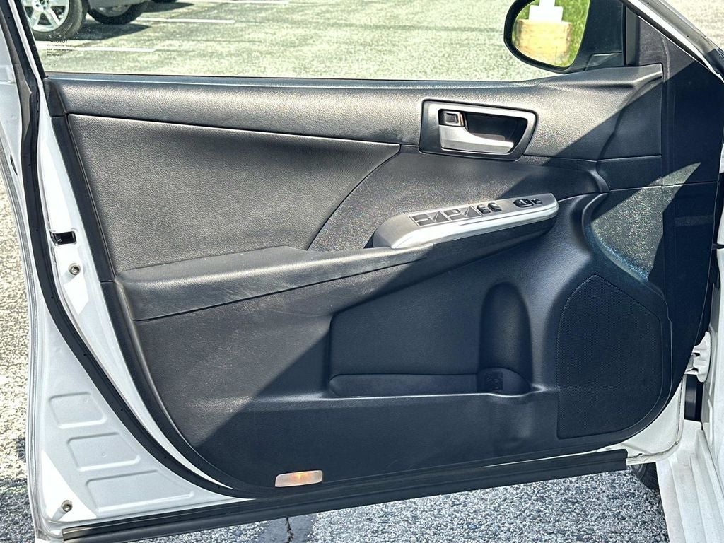 2013 Toyota Camry SE Sedan