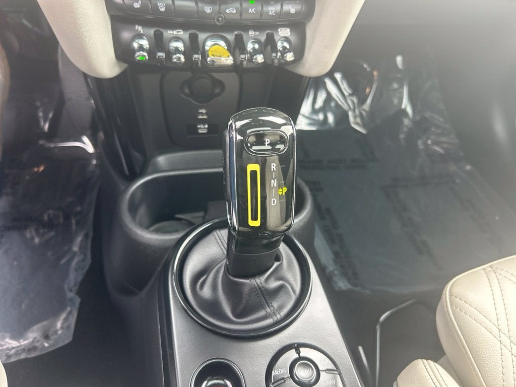 2022 MINI Cooper SE Electric Iconic Hardtop 2 Door