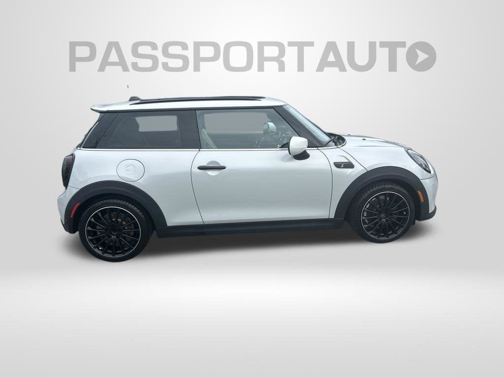 2022 MINI Cooper SE Electric Iconic Hardtop 2 Door