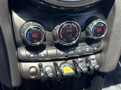 2024 MINI Cooper SE Electric Signature