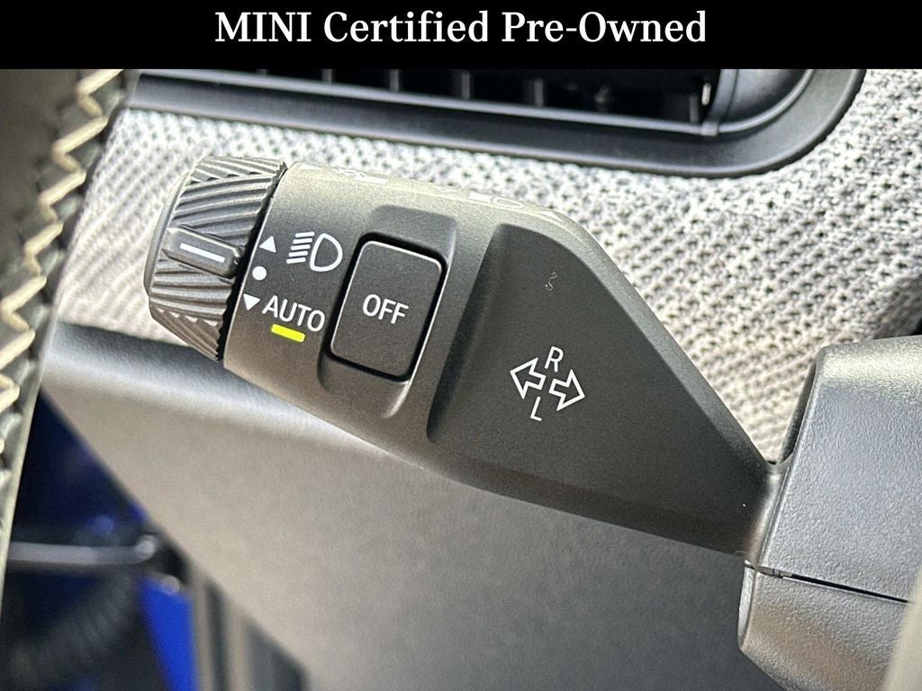 2025 MINI Cooper Signature Plus Hardtop 2 Door