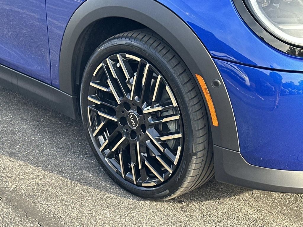 2025 MINI Cooper Signature Plus Hardtop 2 Door