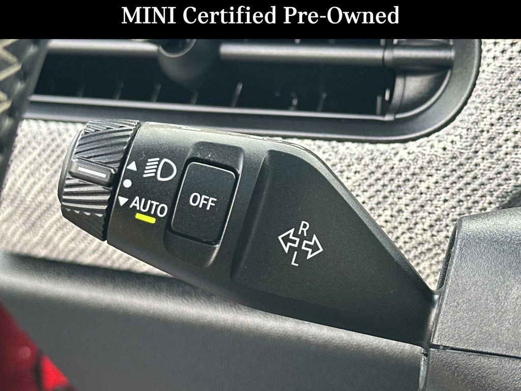 2025 MINI Cooper Signature Plus Hardtop 2 Door