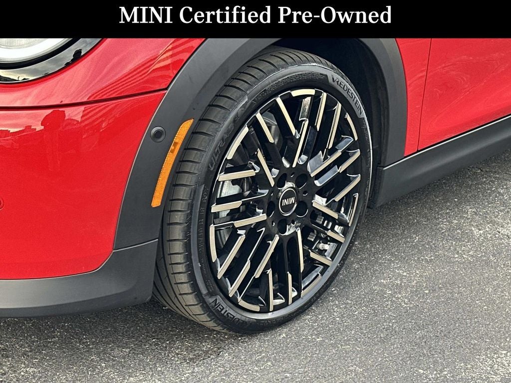 2025 MINI Cooper Signature Plus Hardtop 2 Door