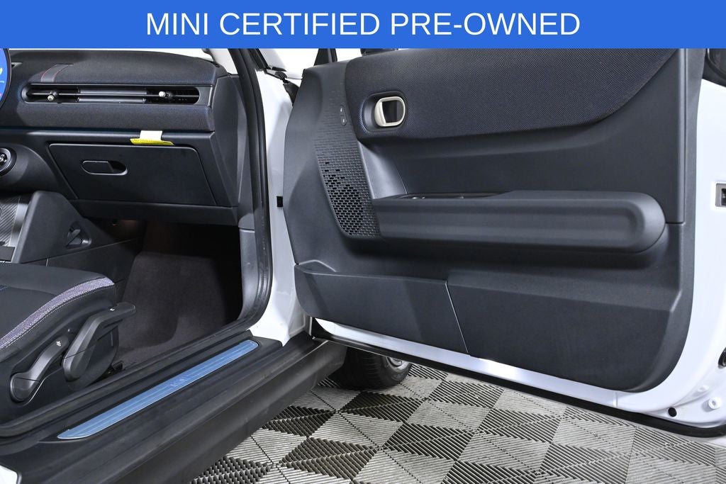 2025 MINI 2 Door Cooper Iconic