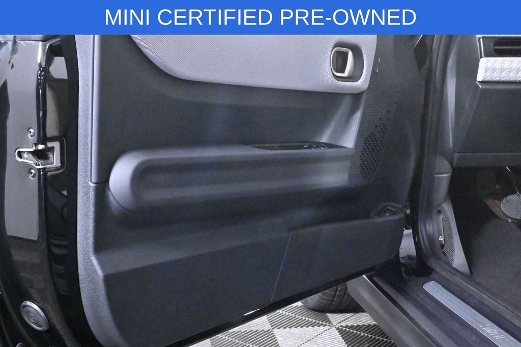 2025 MINI Cooper S Signature Plus Hardtop 2 Door