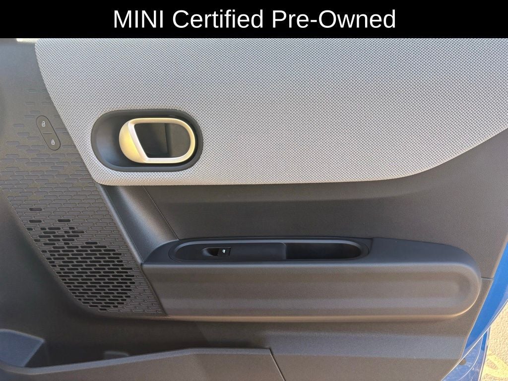 2025 MINI Cooper S Signature Plus Hardtop 4 Door