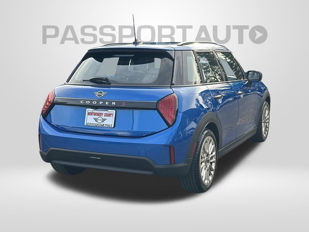 2025 MINI Cooper S Signature Plus Hardtop 4 Door