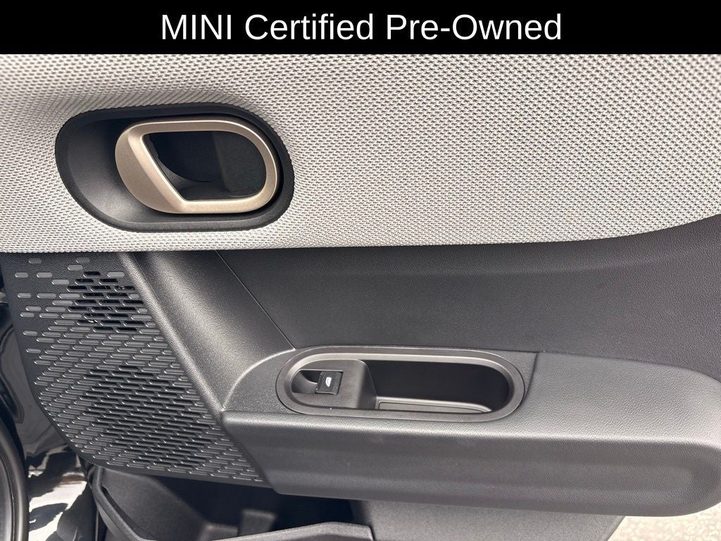 2025 MINI Cooper S Signature Plus Hardtop 4 Door