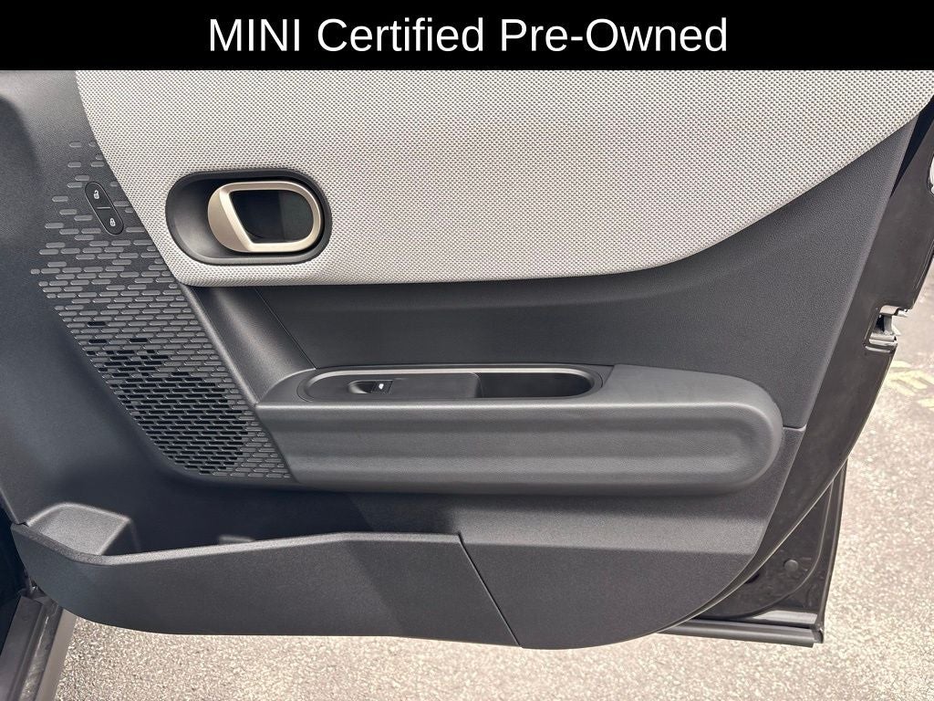 2025 MINI Cooper S Signature Plus Hardtop 4 Door