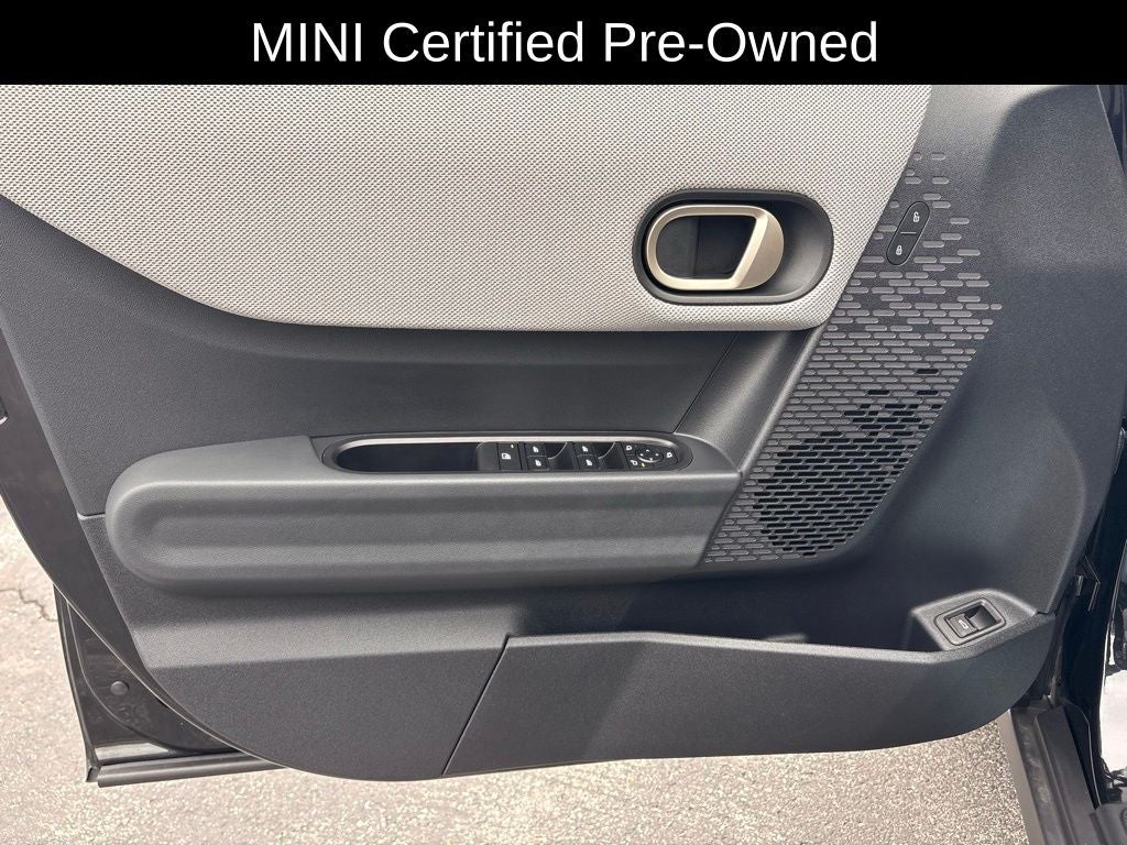 2025 MINI Cooper S Signature Plus Hardtop 4 Door