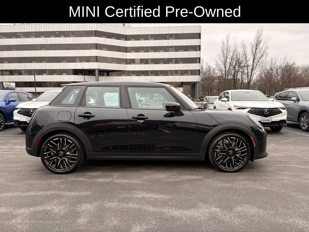 2025 MINI Cooper S Signature Plus Hardtop 4 Door