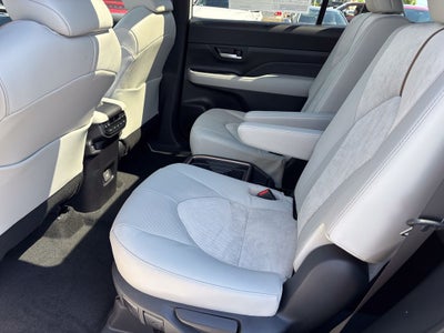 2026 Toyota Grand Highlander Hybrid MAX Platinum