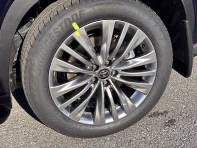 2026 Toyota Highlander Hybrid Platinum