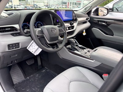 2026 Toyota Highlander Hybrid Platinum