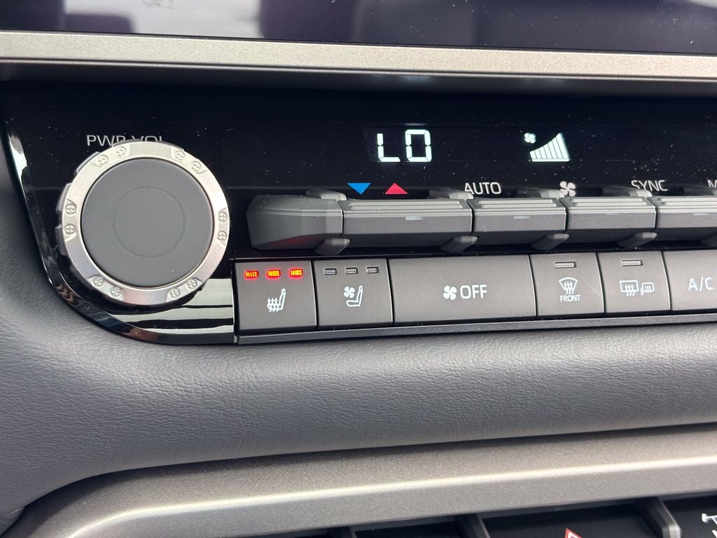 2026 Toyota Tundra i-FORCE MAX Tundra Platinum